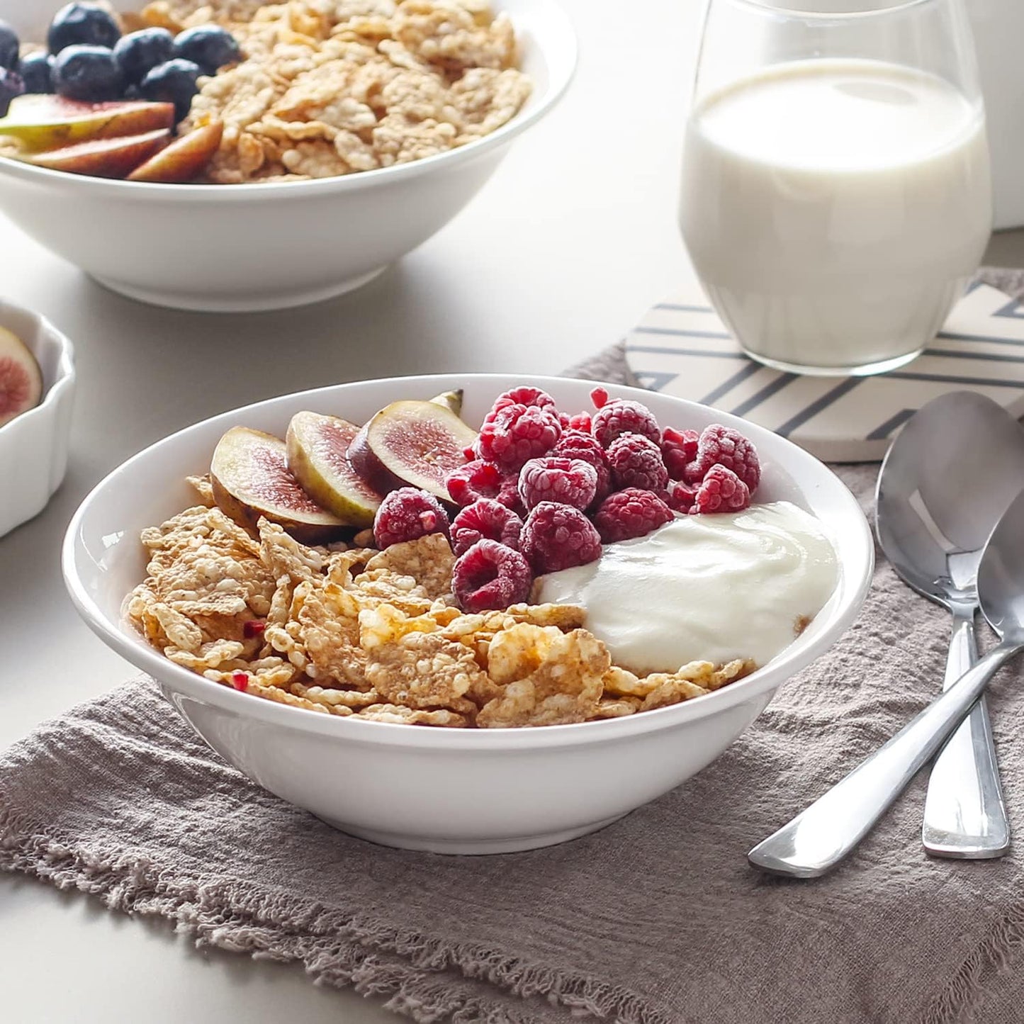 48 Oz White Ceramic Bowls, Set of 4, Large Deep Bowls for Soup, Salad, Pasta, Noodle Pho, Cereal, Dishwasher & Microwave Safe